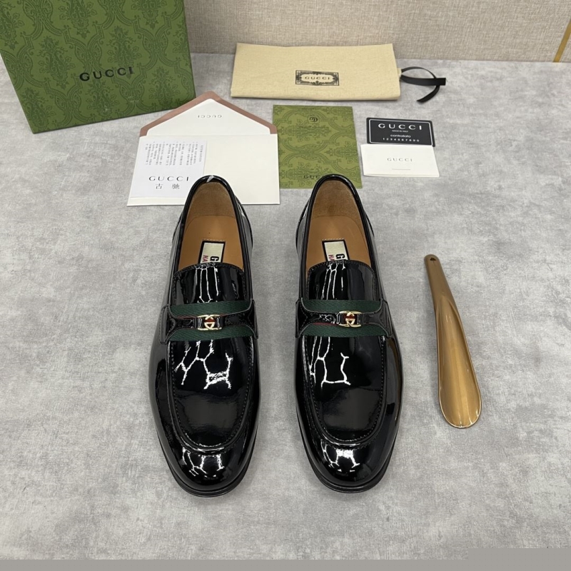 G*u*i leather shoes